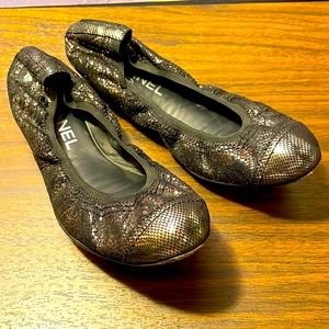 Chanel Metallic Sparkle Flats. Women’s Euro size 37 / Us 7